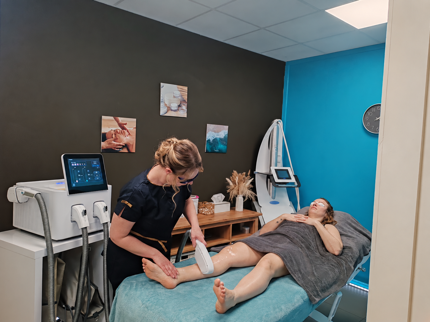Séance d’épilation à la lumière pulsée réalisée par Camille à l’institut